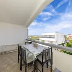 Appartement Perinic, No 1 *