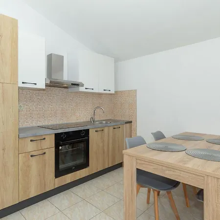 Perinic, No 1 Apartment Vrsi